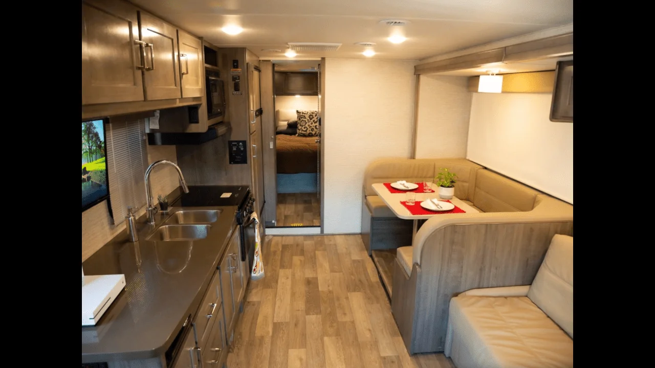 Winnebago Minnie Winnie 31K — photo 3